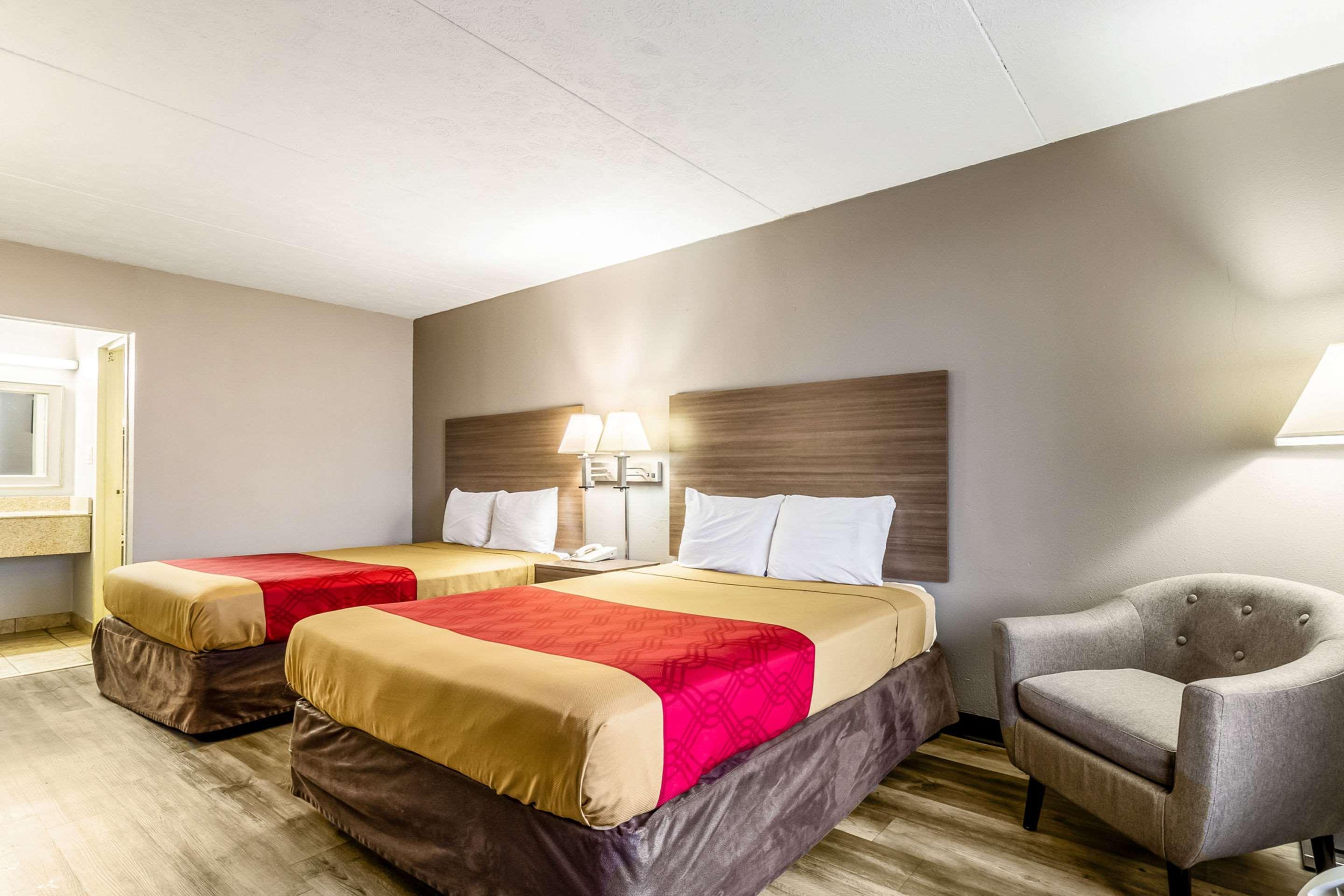 Econo Lodge Seymour Eksteriør billede