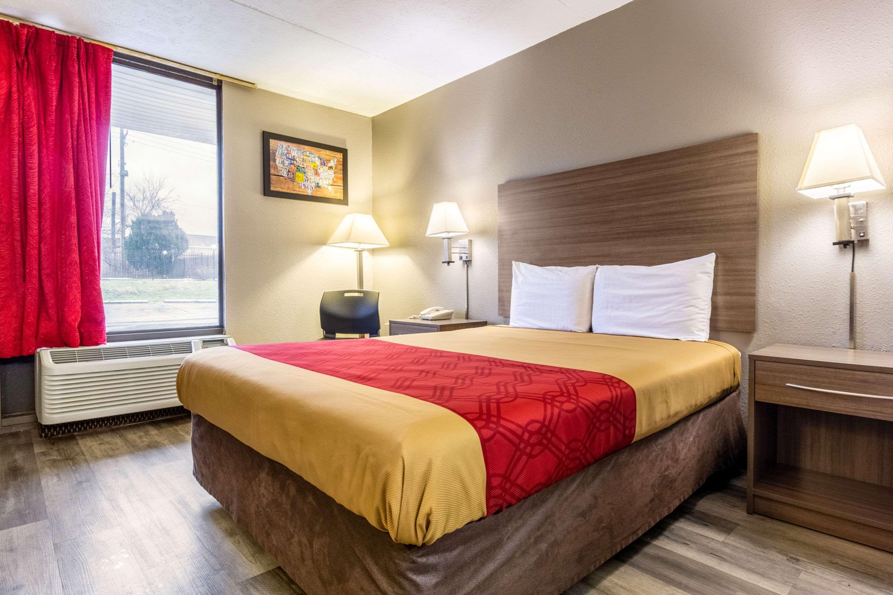 Econo Lodge Seymour Eksteriør billede