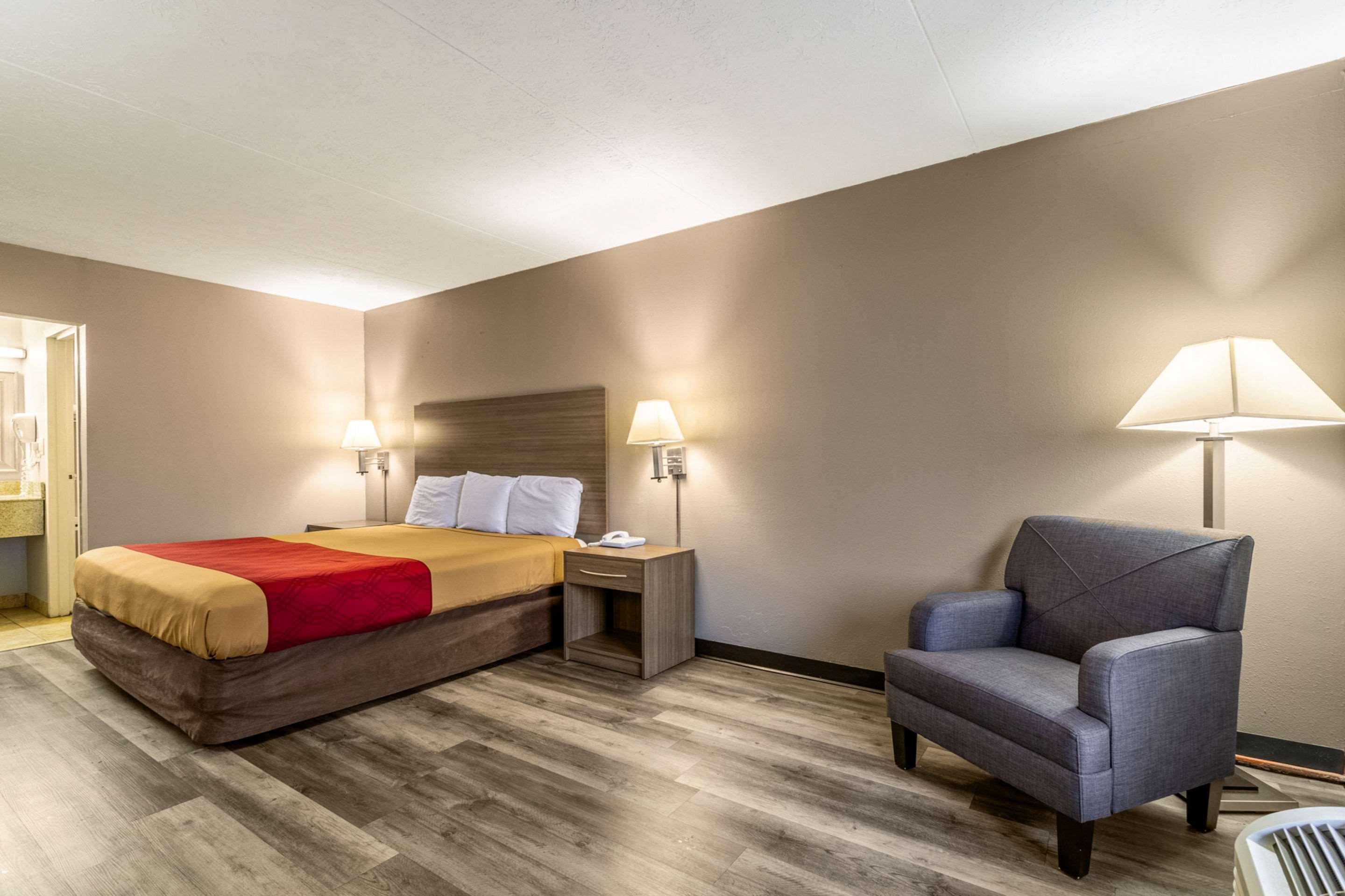 Econo Lodge Seymour Eksteriør billede