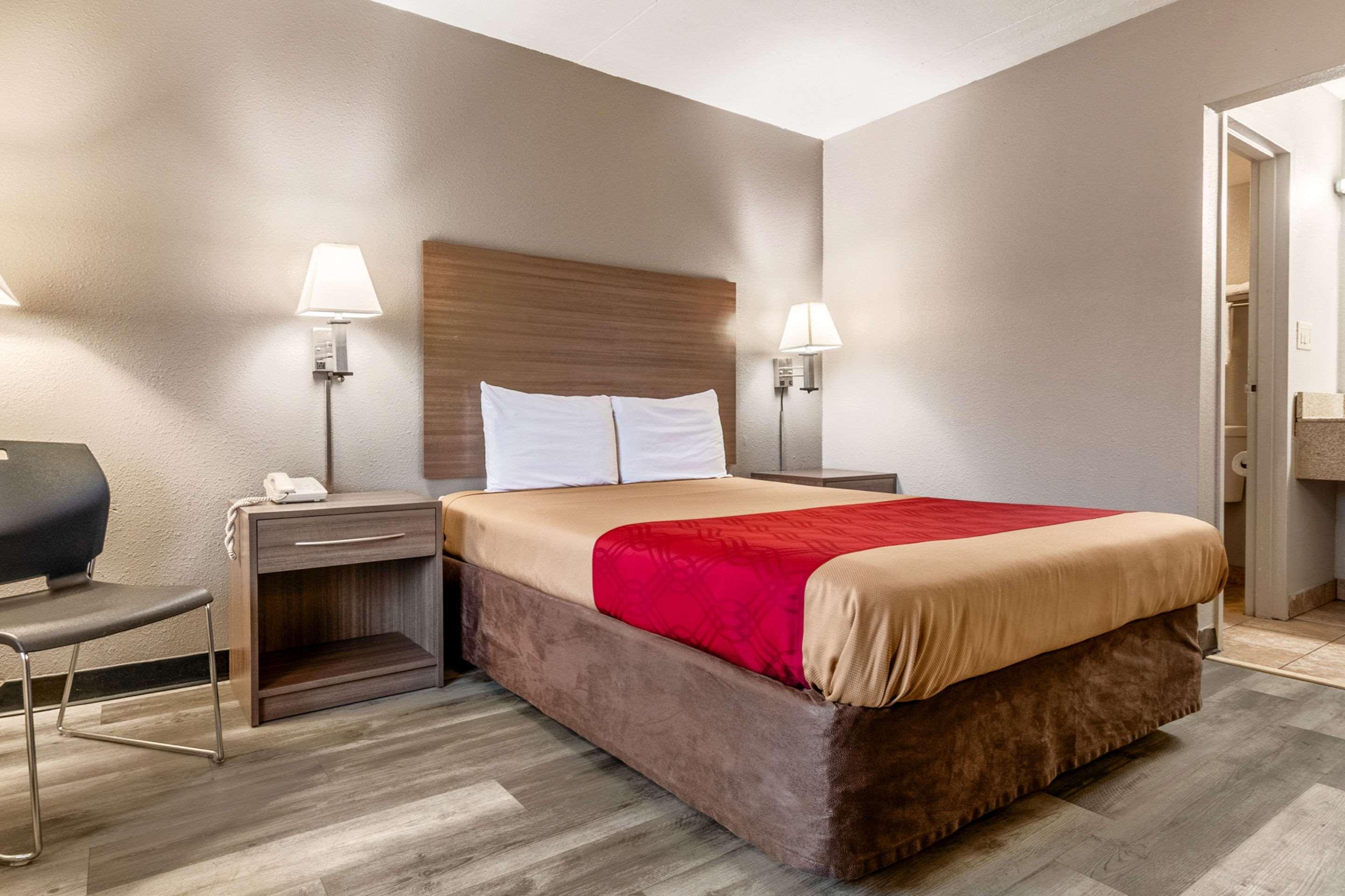 Econo Lodge Seymour Eksteriør billede