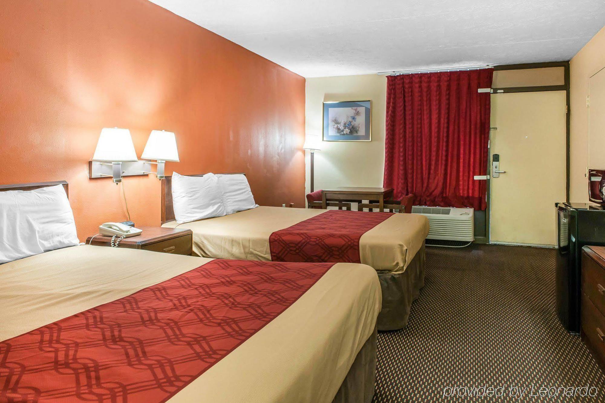Econo Lodge Seymour Eksteriør billede
